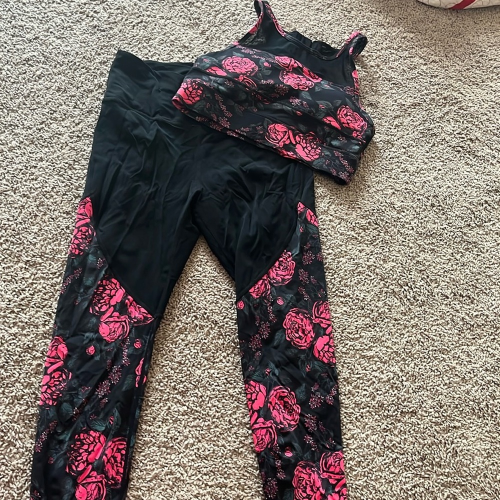 Zyia leggings and sports bra set